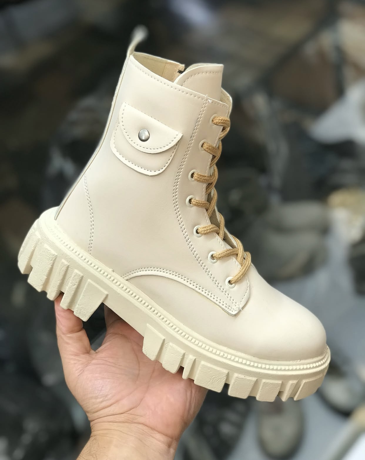 بوت بغل جیب