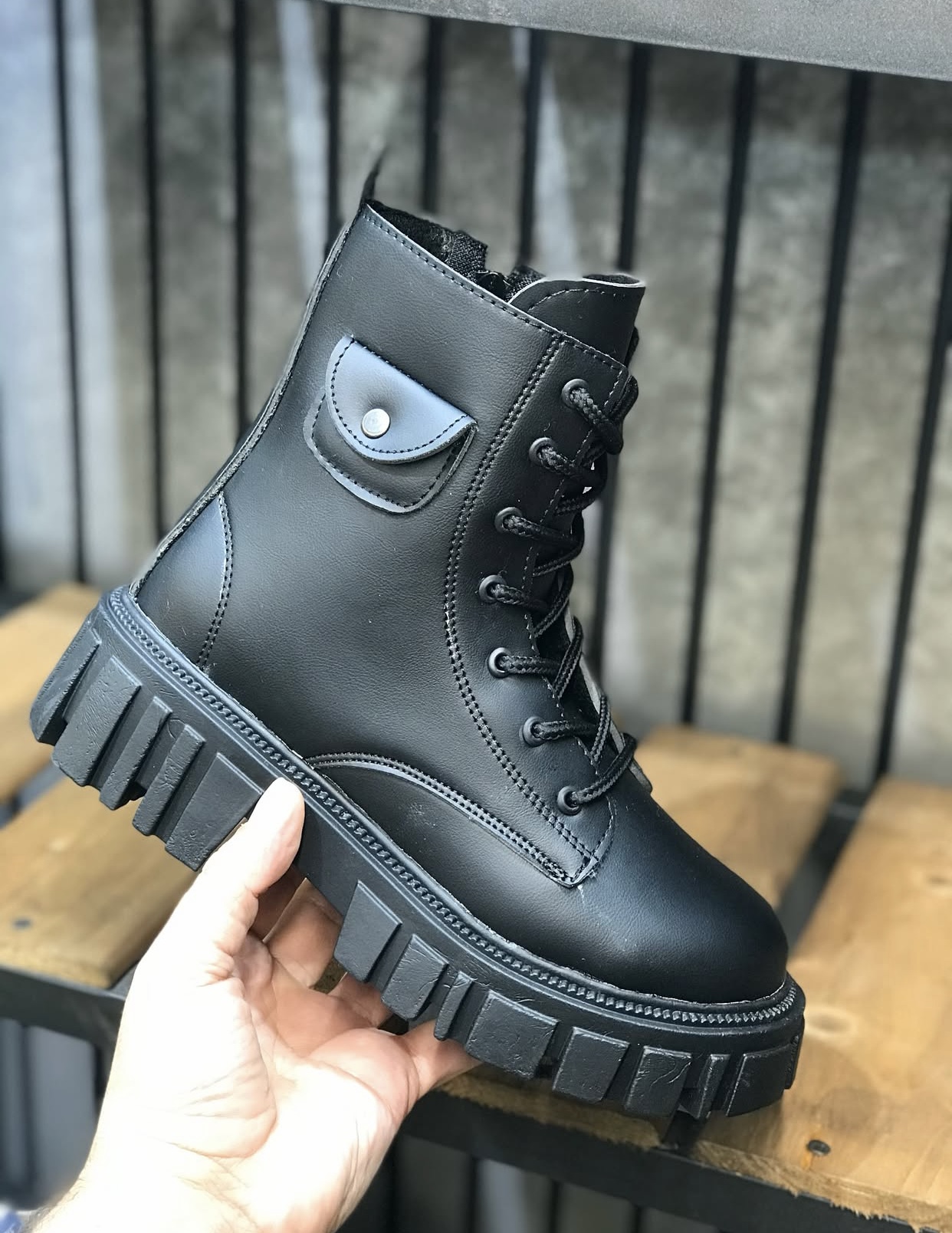 بوت بغل جیب